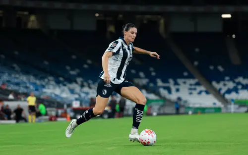 4. Emily Gielnik thumbnail